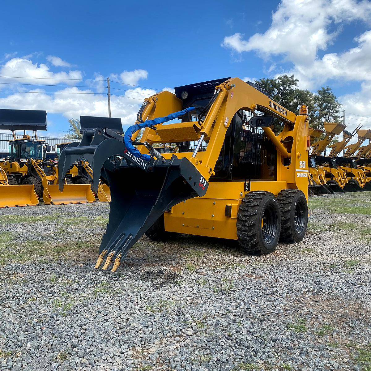 Minicargadora con Balde Desgarrador Sinomach 255f