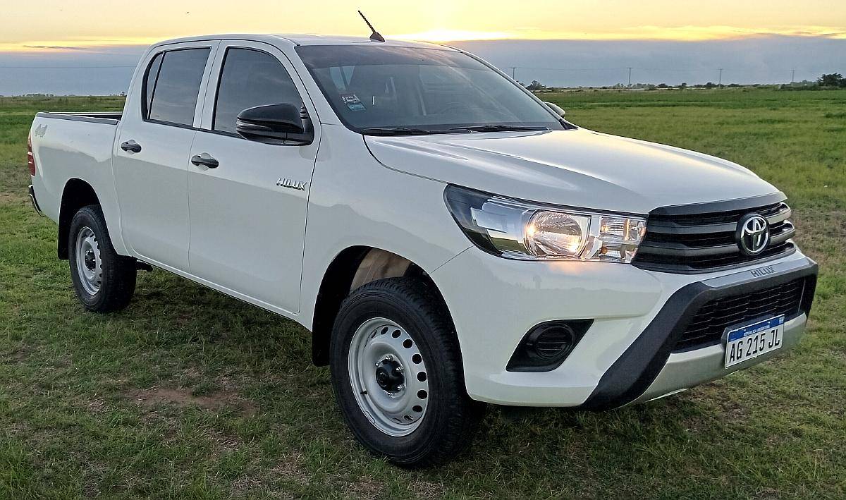 Toyota Hilux DX 2.4 4X4 Mod 2023