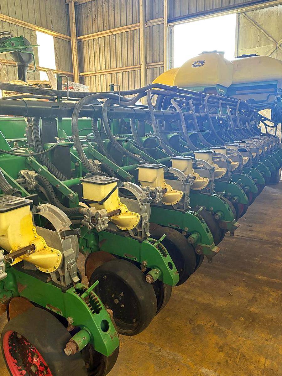 Sembradora John Deere DB66 2011 - 36 a 52 Neumatica