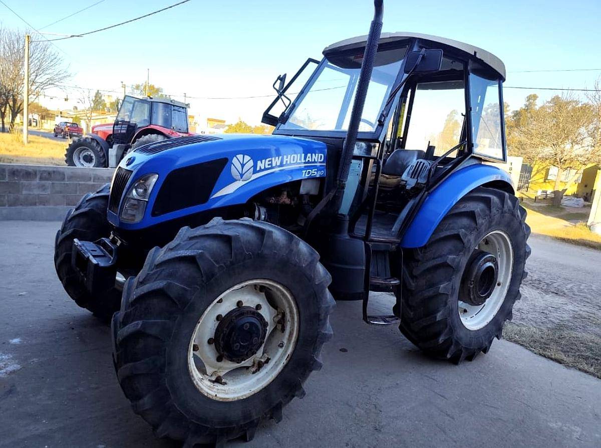 New Holland TD 5.110. año 2013. con Inversor.