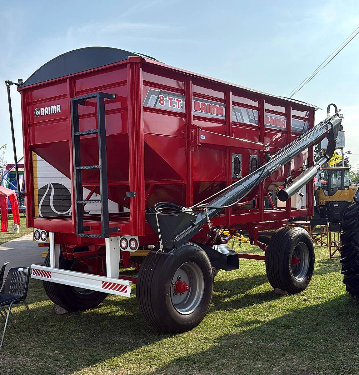 Acoplado Tolva Semillera Fertilizante Baima con Chimango
