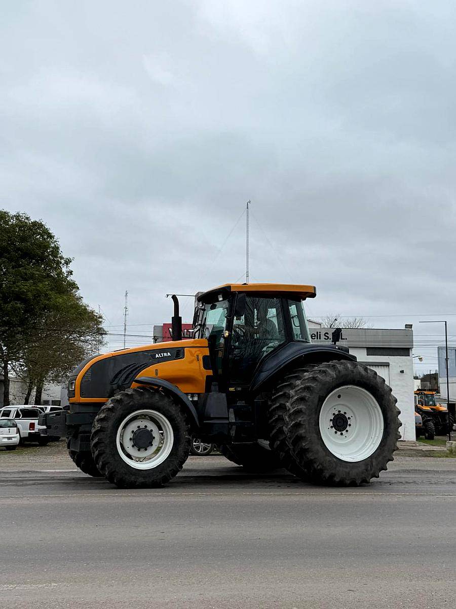 Tractor Valtra BT 210