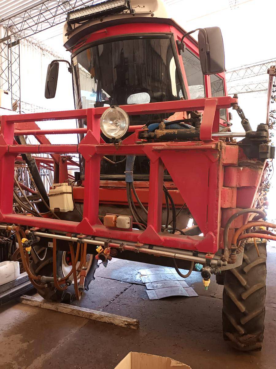 Pulverizador Marca Barbuy Mod. Fm2400. Motor Deutz 5 Cilindr
