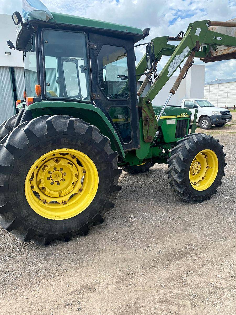 Tractor John Deere 5705