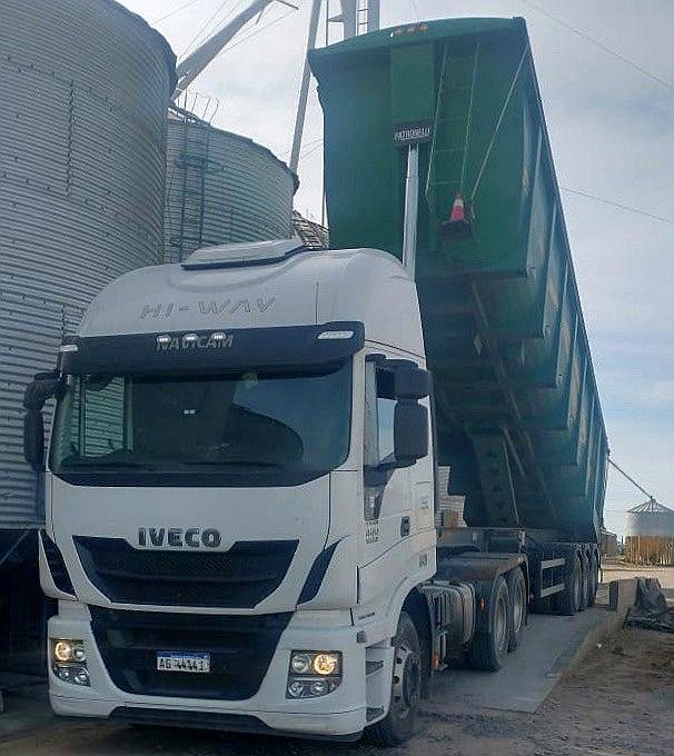 Iveco HI- WAY 440 año 2024 con 100.000 km Batea Patronelli