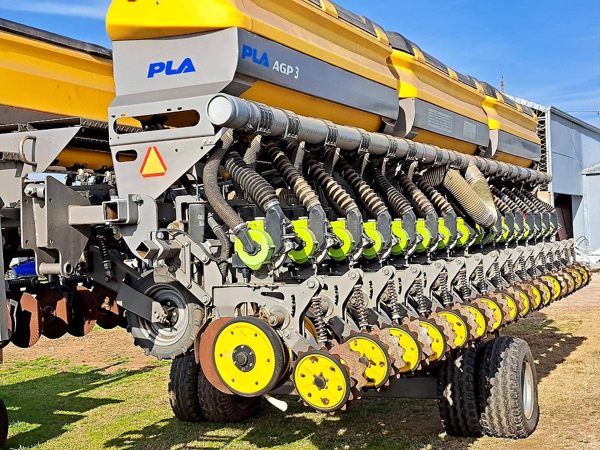 Sembradora Pla Autotrailer AGP3 de 16 a 52 Neumatica