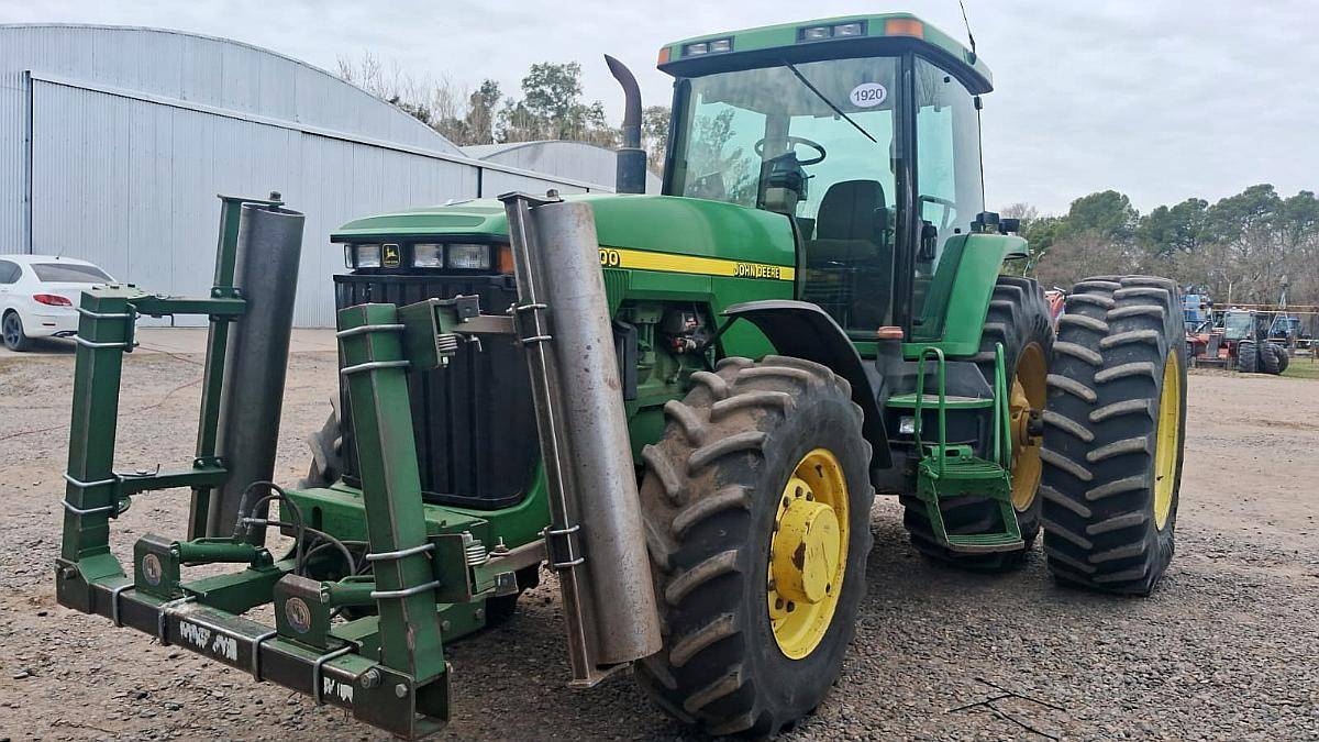 Tractor John Deere 8200