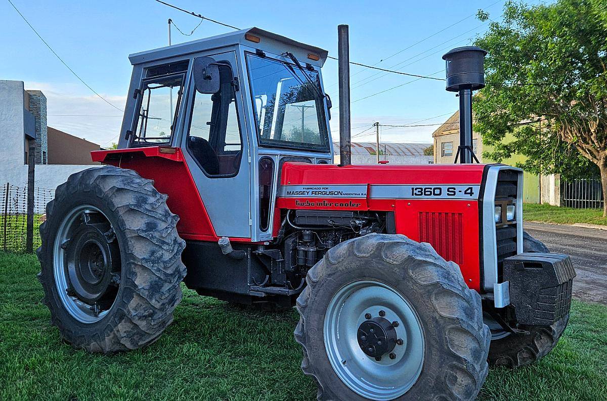 Massey Ferguson 1360 4X4