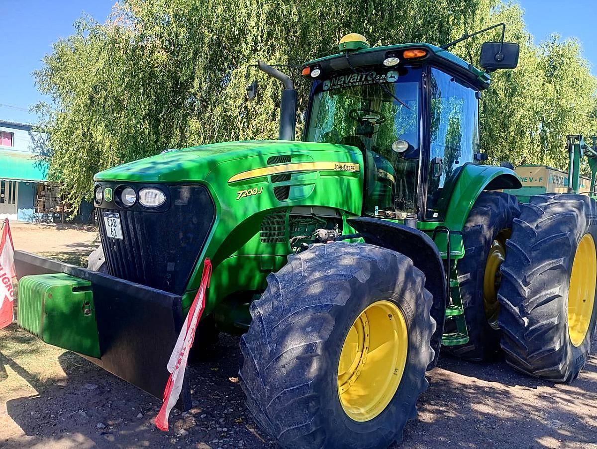 John Deere 7 200 J con Duales con Piloto