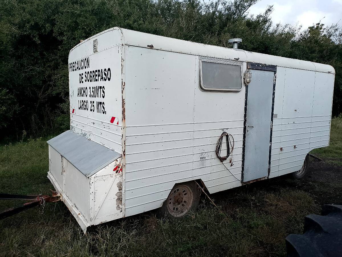Casilla Dos Camas con Baño, Cocina y Heladera