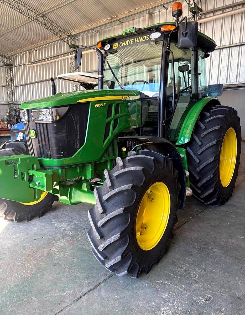 John Deere 6105e con 200 Hs