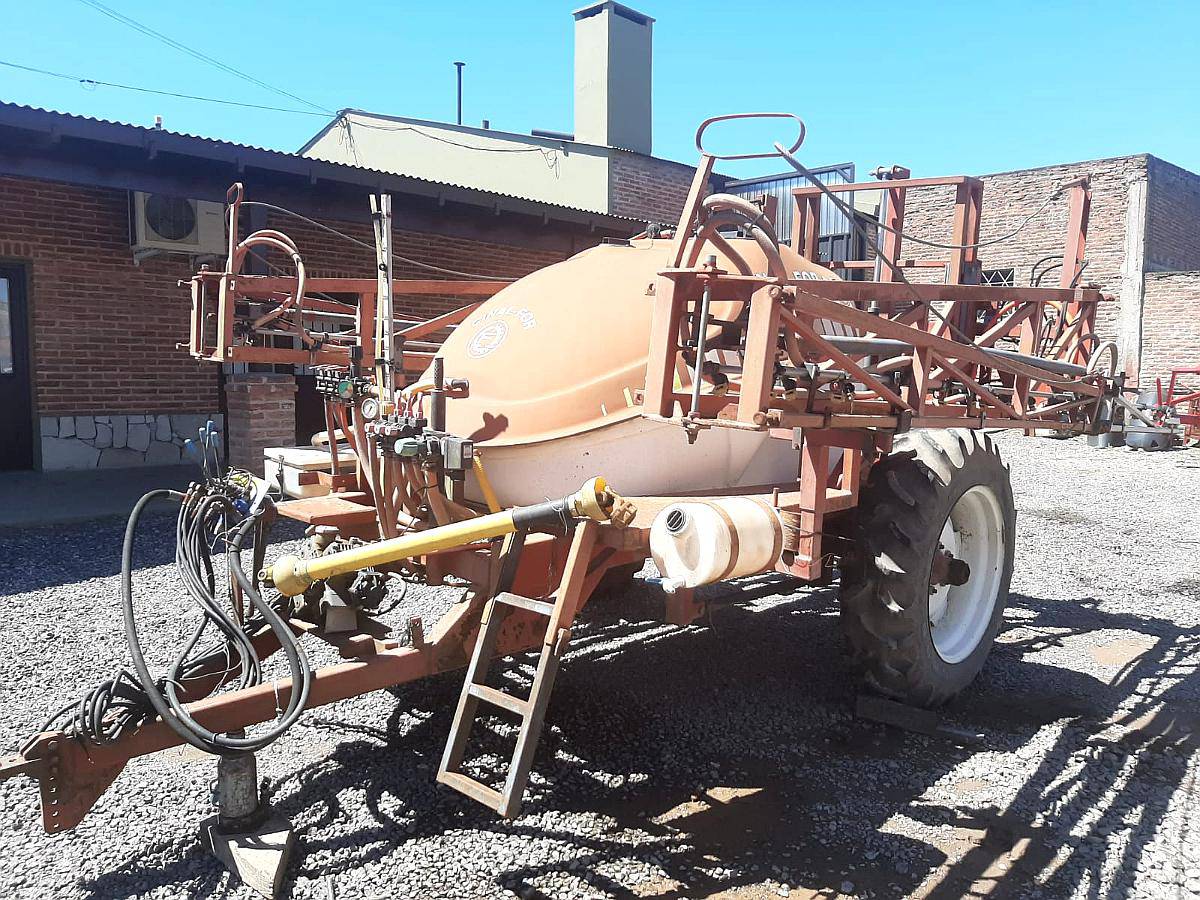 Pulverizador Cinal for 3000 Litros - 18 Mts Rodado Simple