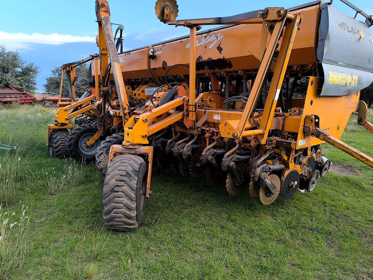 Sembradora Agrometal MXY 2 31 a 21