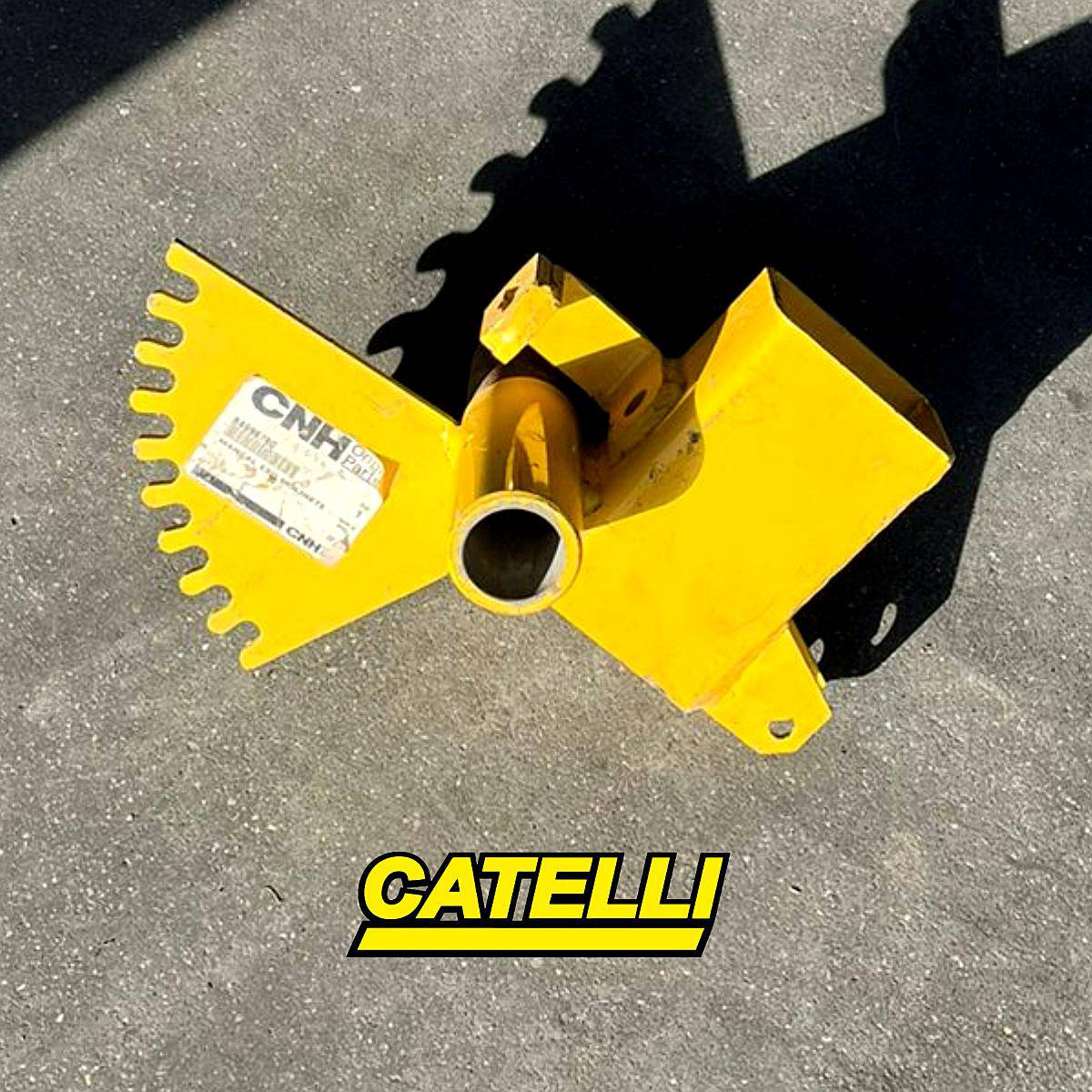 84996780- Soporte Tubo Molinete TC, 5540, 8055 (new Holland)