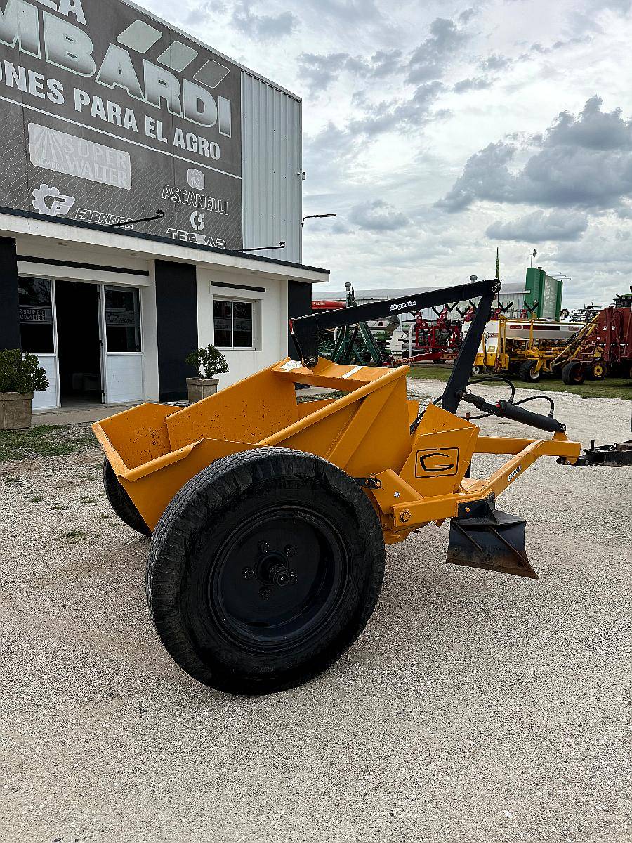 Pala NOVA200 Semi Nueva.