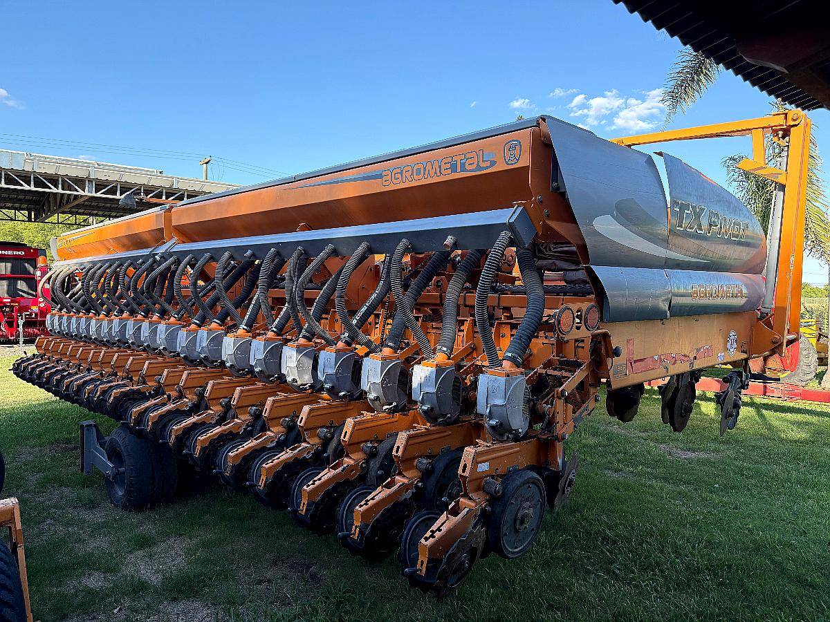 Sembradora Agrometal Pivot de 20 a 42 Neumática Autotrailer