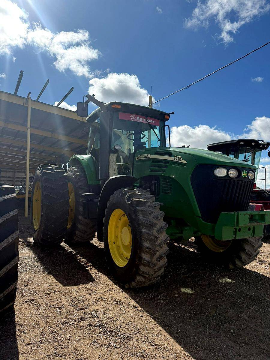 Tractor John Deere 7715