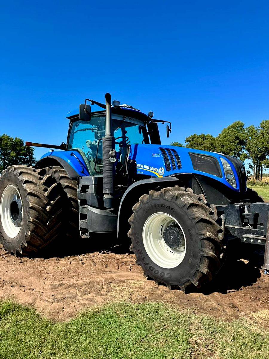 Tractor New Holland T8 320 Duales 710 año 2017 POT NOM 250cv