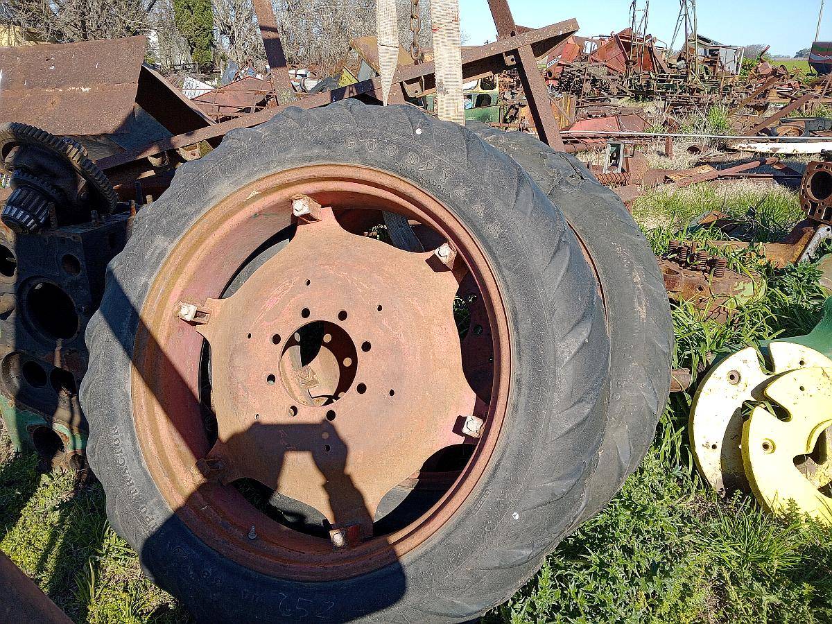 Vendo Llantas 38 Deutz Hanomag