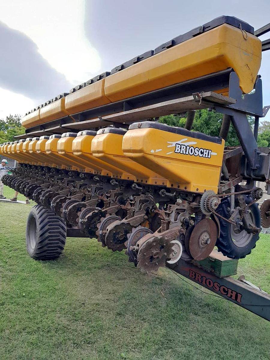 Sembradora Brioschi Autotrailer de 14 a 52 - Fert Simple