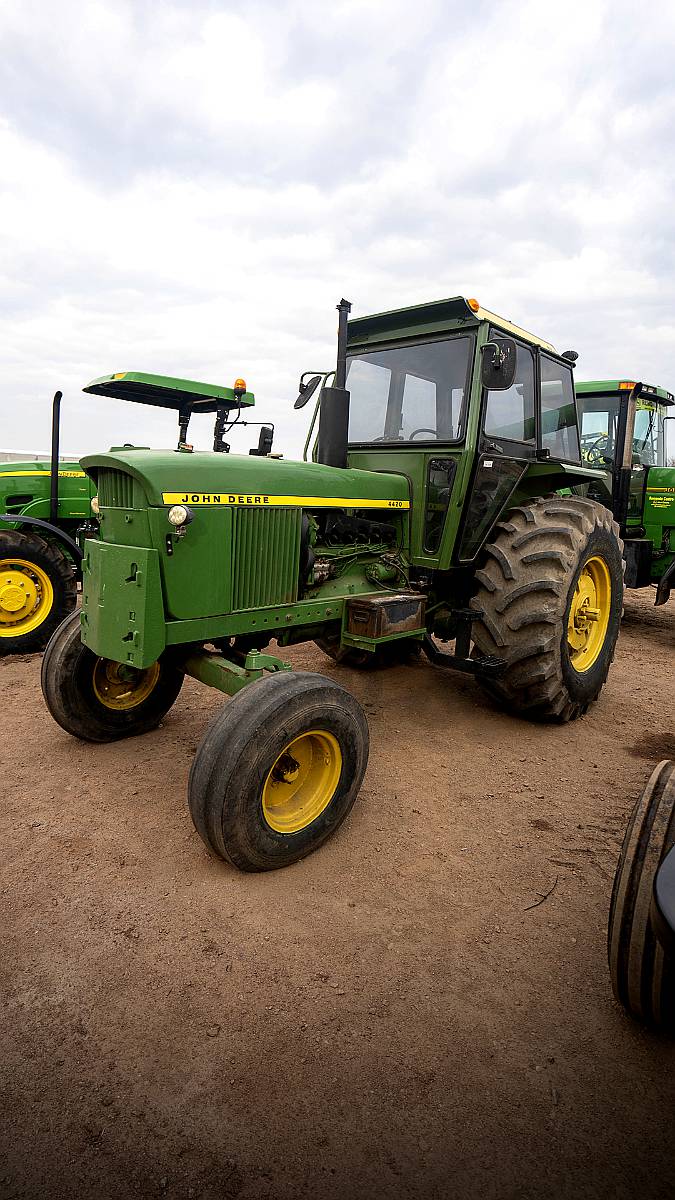 Tractor John Deere 4420 año 1978