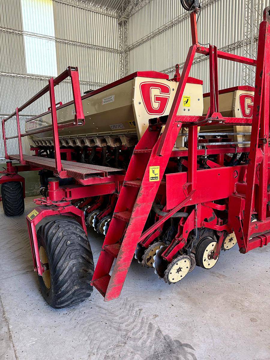 Sembradora Giorgi D10 de 28/19