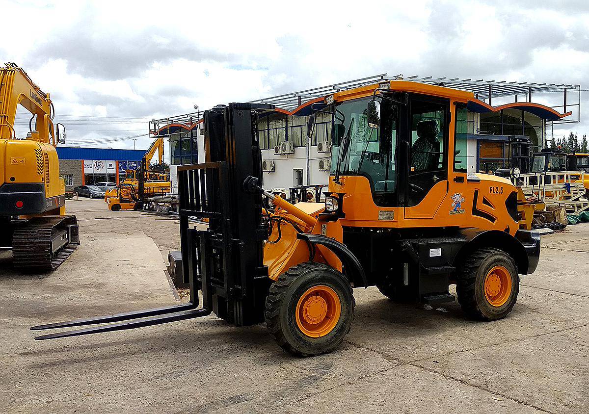 Autoelevador Diesel Todo Terreno Aolite FL2.5