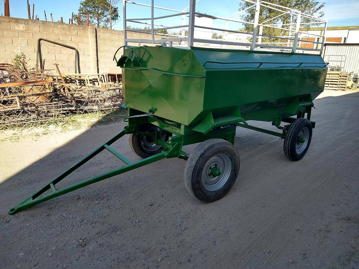 Cisterna 3000 Lts con Baranda sin Bomba