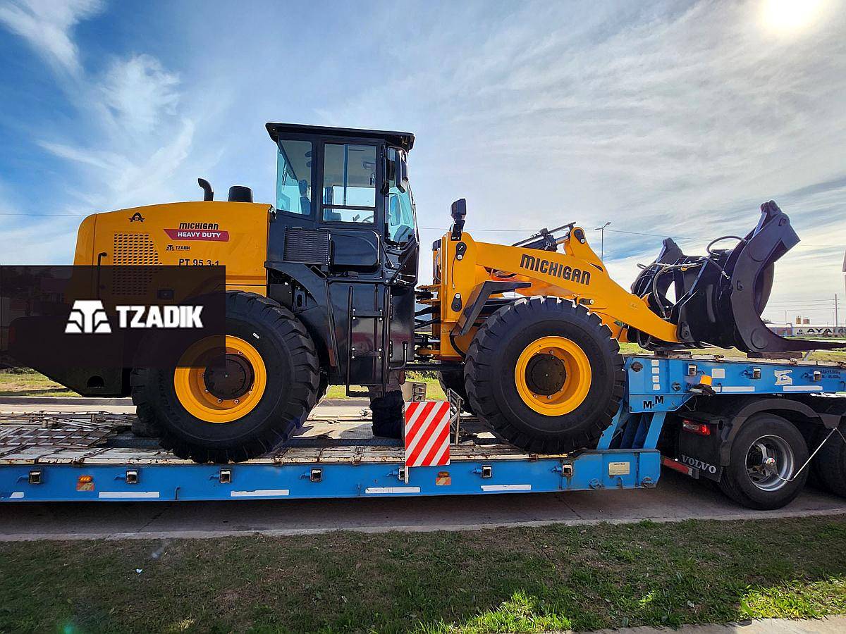 Pala Forestal PT95 3 en 1. Balde + Porta Palets + Garra for