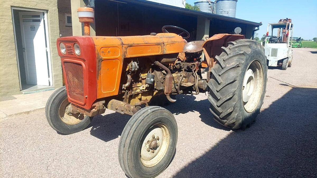 Tractor Fiat 600 e con Tres Puntos.
