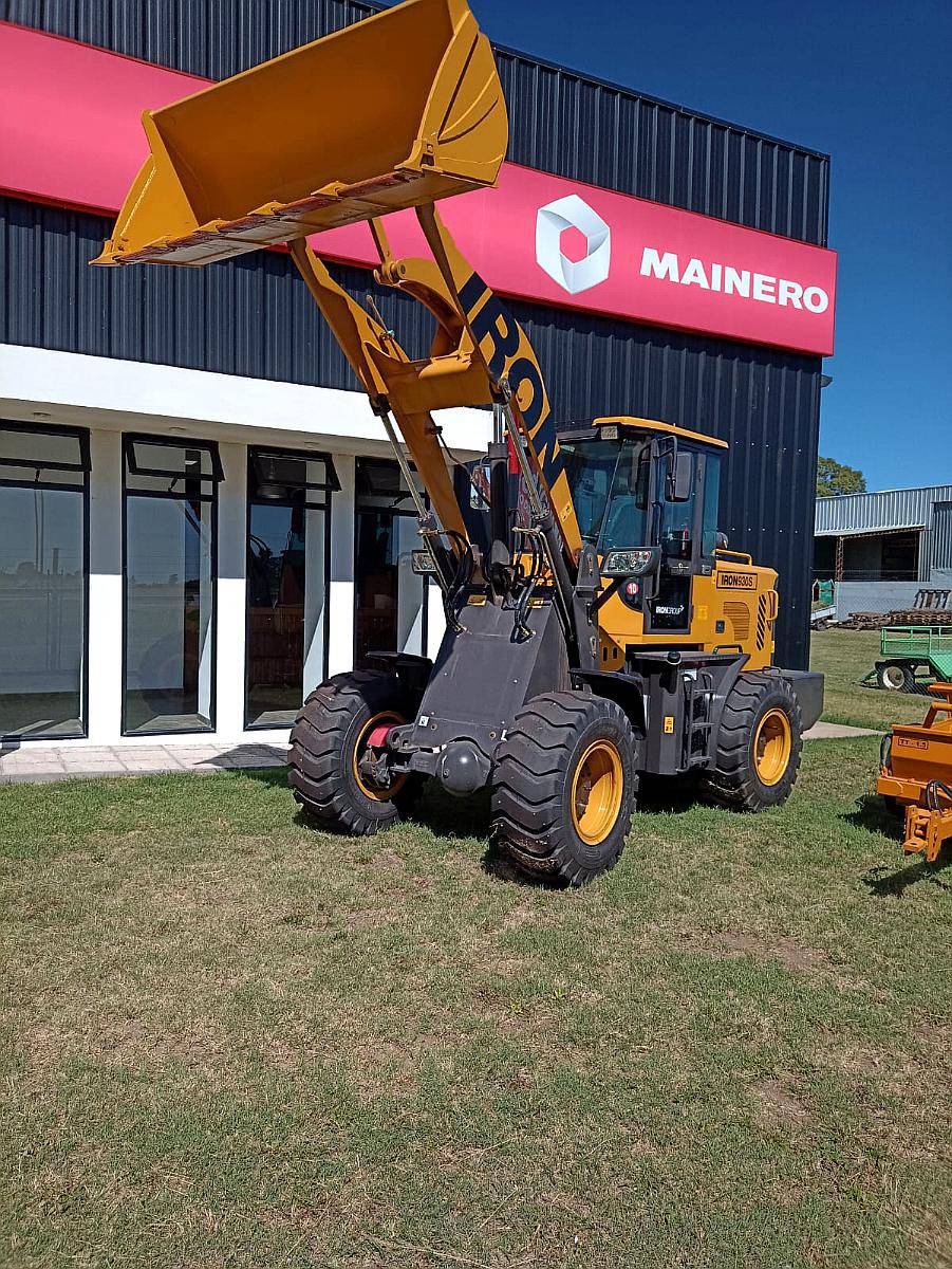 Pala Cargadora Frontal Iron Modelo 930s. Capacidad 1 Mts3.
