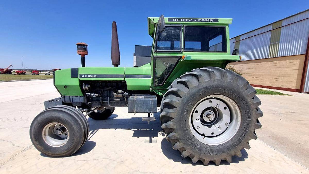 Tractrr Deutz AX 120 e