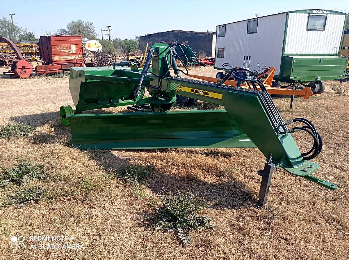 Niveladora de Arrastre 3mt con 5 Hidráulicos Bernardin
