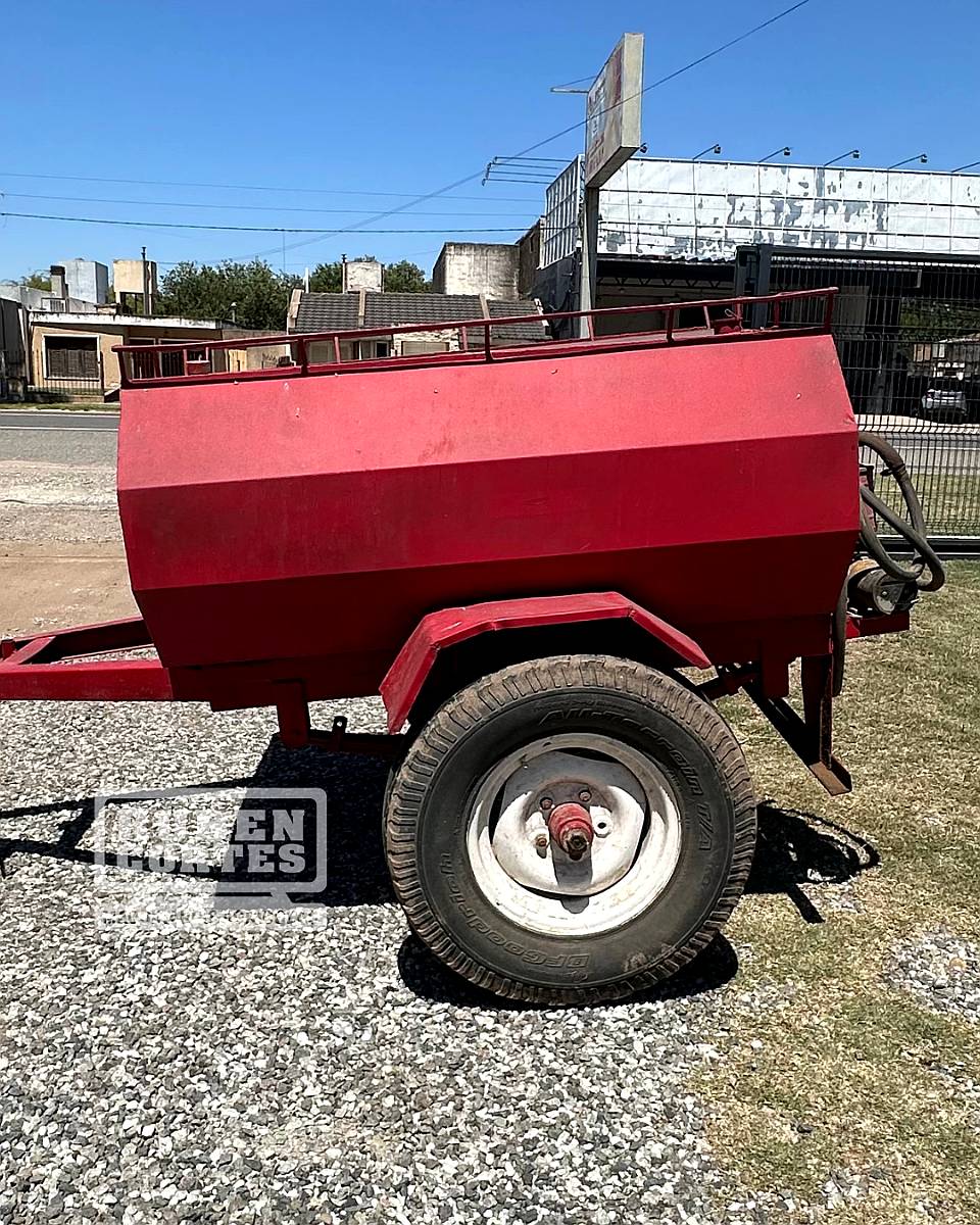 Acoplado Cisterna 1.000 Lts