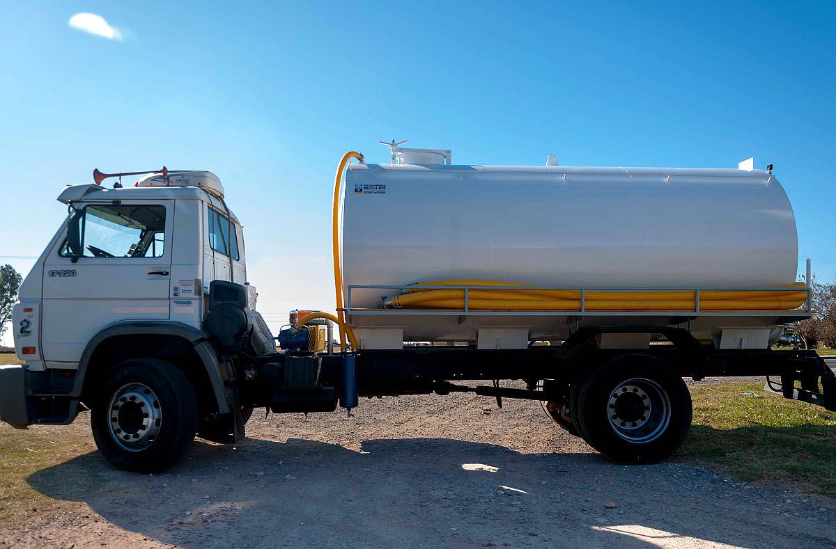 Tanque Atmosféricos Sobre Camión