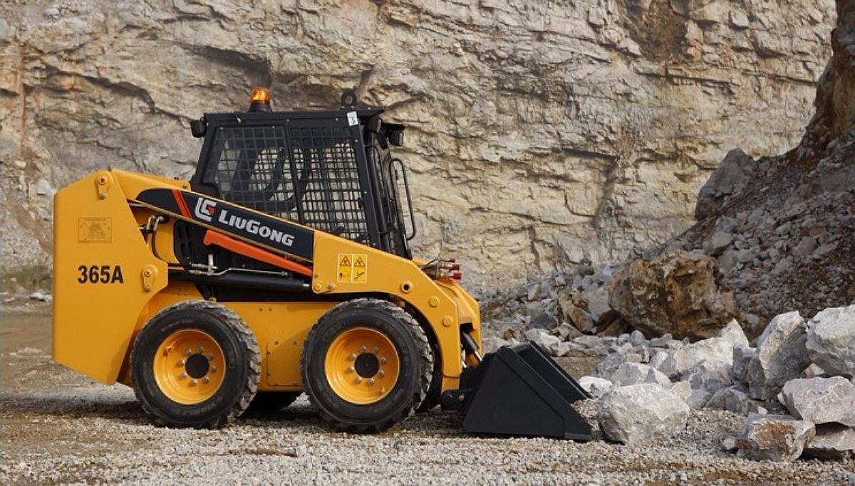 Minicargadora Liugong CLG 355a