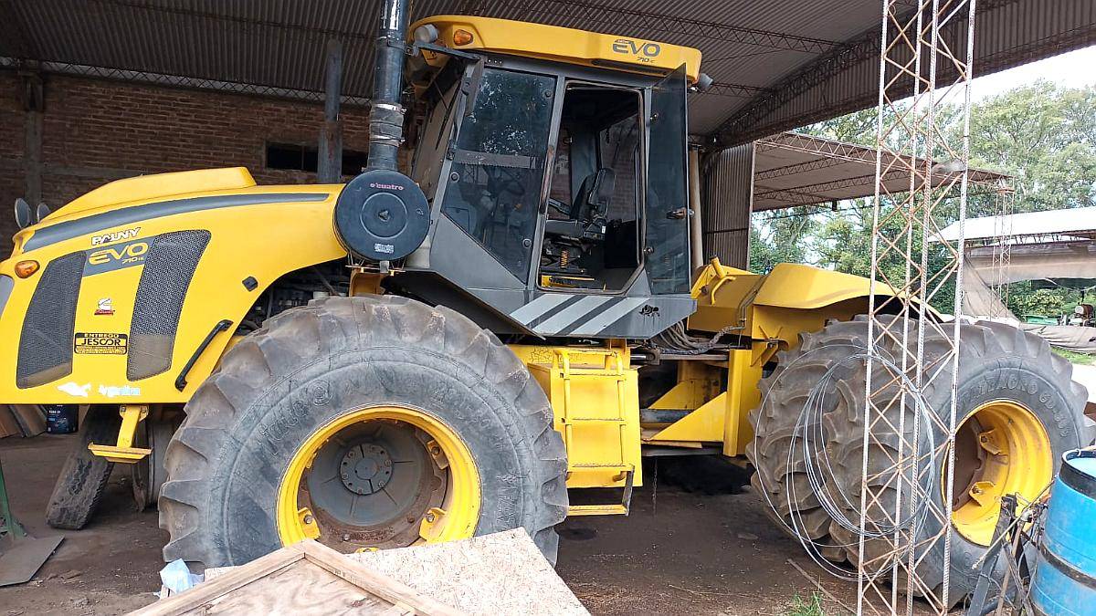 Tractor Pauny EVO 710 I.e., Duales 30, Mod 2015, 5000 Hs