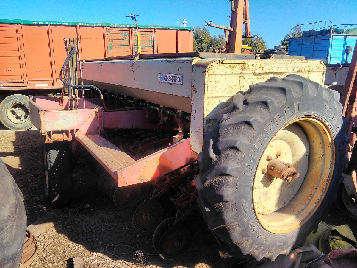 Sembradora Gherardi G100, 21 a 21cm Tiro de Punta