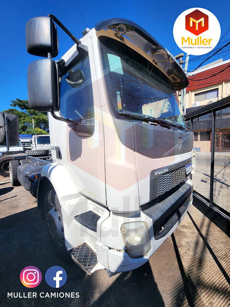 Volvo VM 220 Modelo 2016