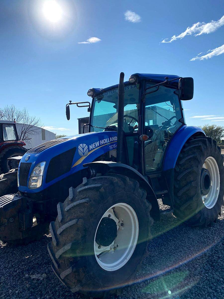 Tractor New Holland TD5.110 – 2014- con Levante de 3 Puntos