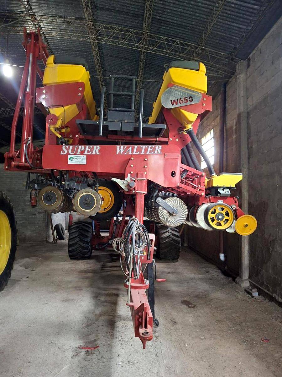 Sembradora Autotrailer Super Walter 2024 180hs