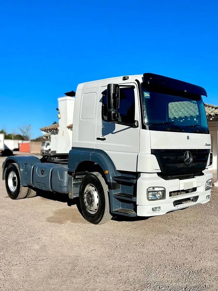 Camión Mercedes Benz Axor 1933 S36 año 2011 Cabina Original