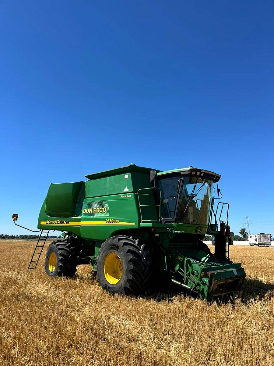 Cosechadora John Deere 9650 30 Pies año 2008.