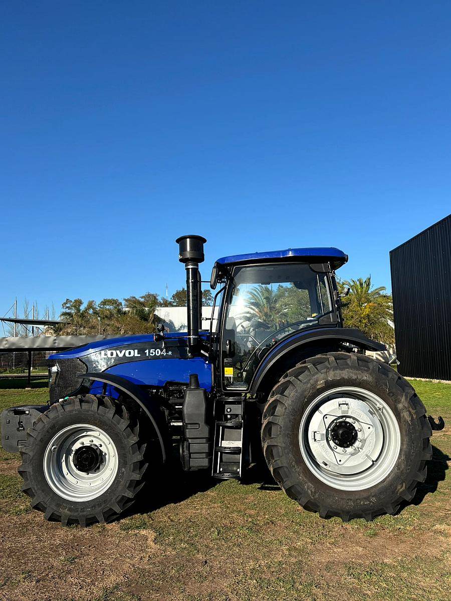 Tractor Lovol Modelo 1504 , 150 HP , 4x4, Nuevo.