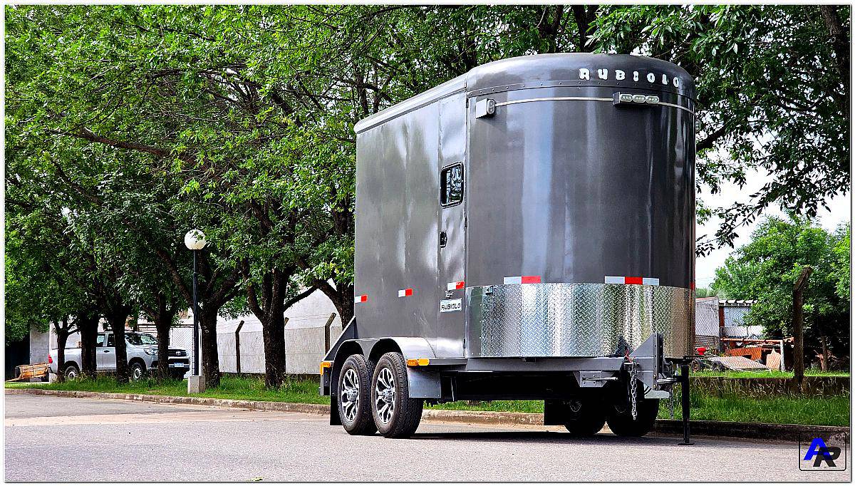 Tráiler Jaula Balancín para Caballos Deluxe. 2 Ejes