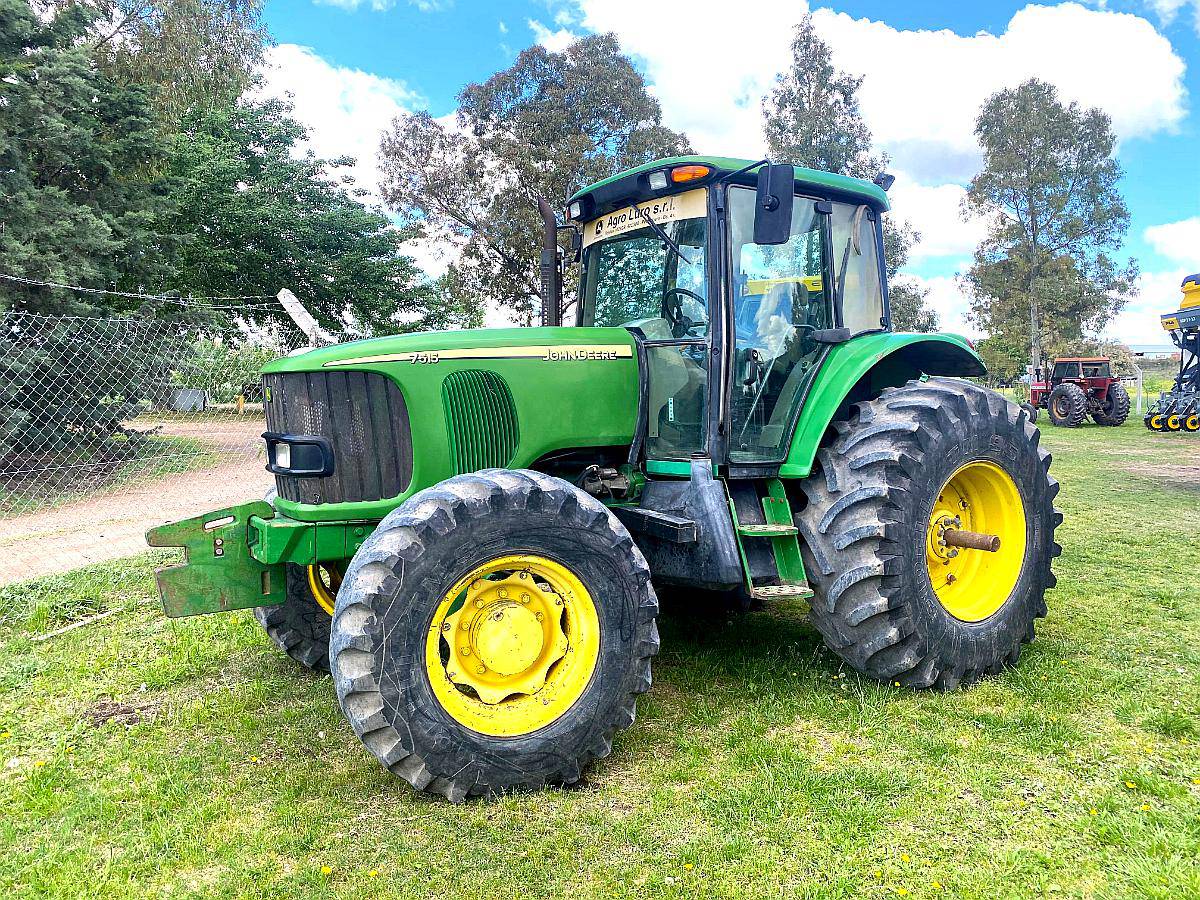 Tractor John Deere 7515, año 2008