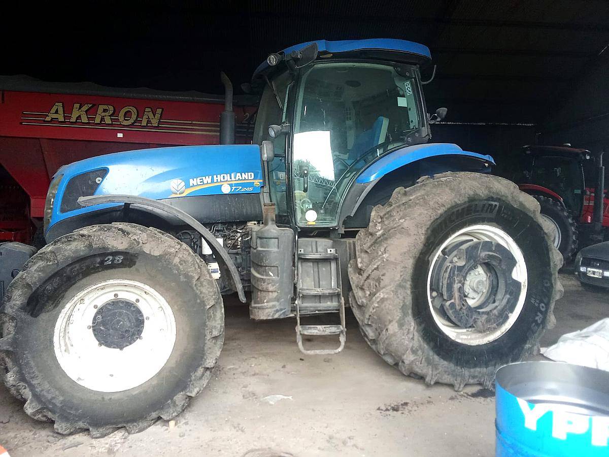 Tractor New Holland T7.245, año 2015