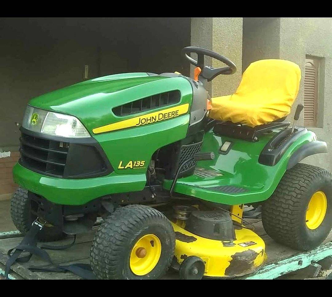 Tractor John Deere la 135 Edición Especial