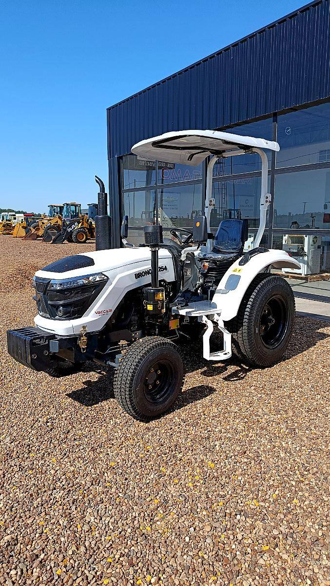 Tractor Bronco 25 HP Ruedas Parqueras