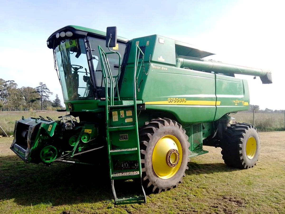 Cosechadora John Deere 9750, año 2008